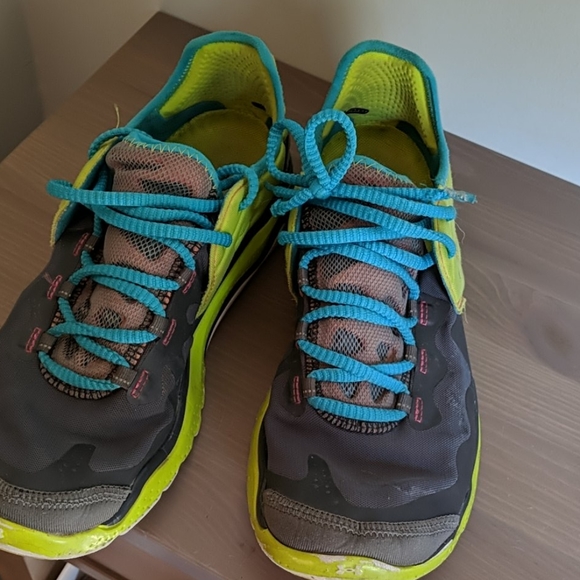 🖤SOLD🖤Underarmour Training Shoes - Picture 2 of 2